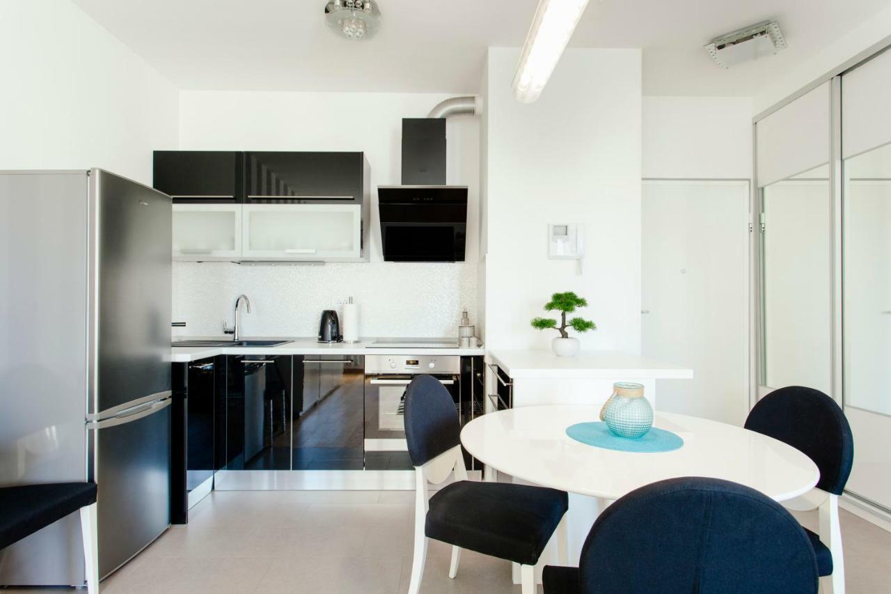New Luxury Apartment Nives On Seaside Split Zewnętrze zdjęcie