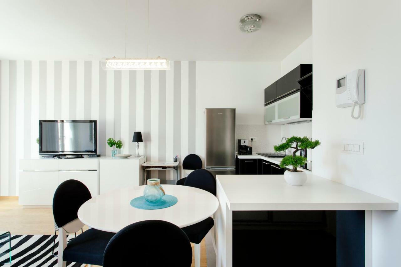 New Luxury Apartment Nives On Seaside Split Zewnętrze zdjęcie